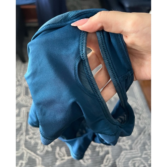 Size Small. Nike sports bra. Great quality - Picture 4 of 5